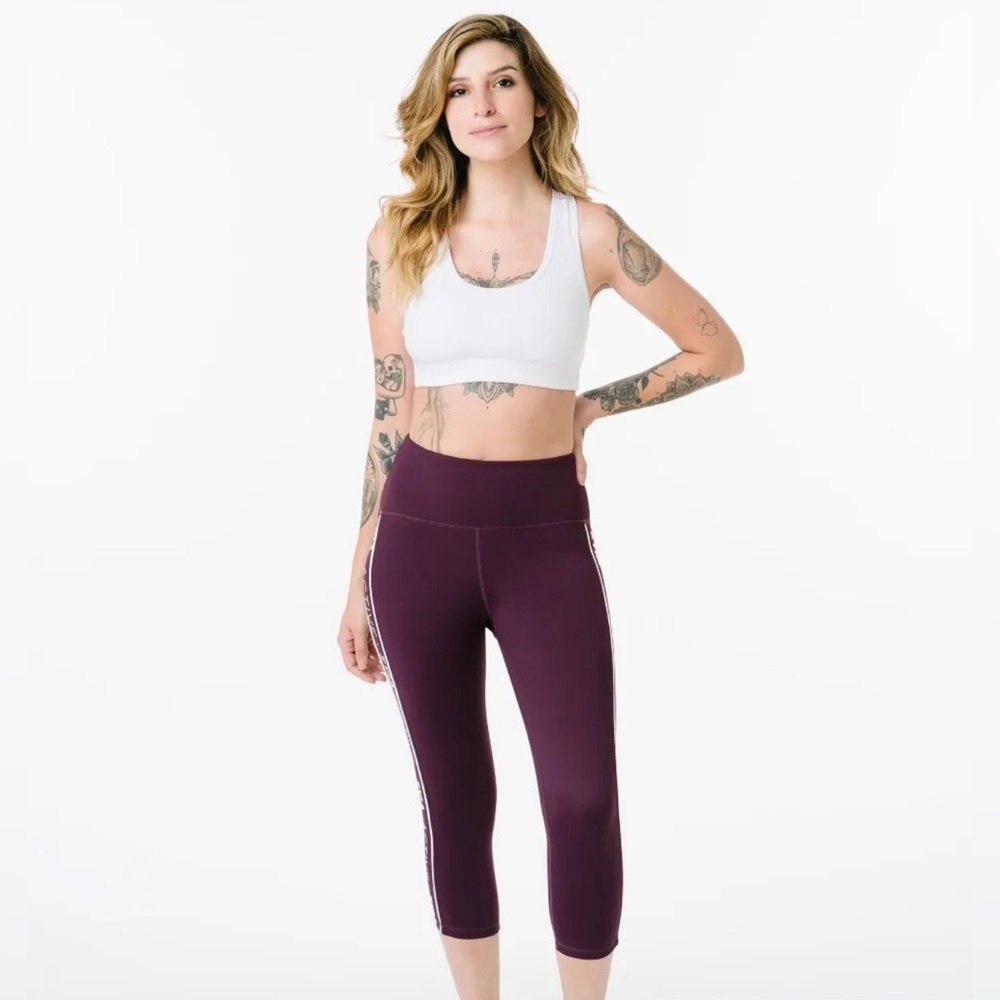Zyia Plum Logo Stripe Light n Tight Hi-rise Crop 17" size 6-8